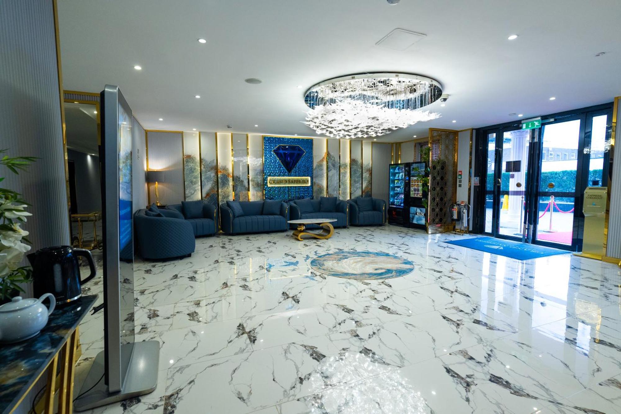 Grand Sapphire Hotel & Banqueting Croydon Exterior foto